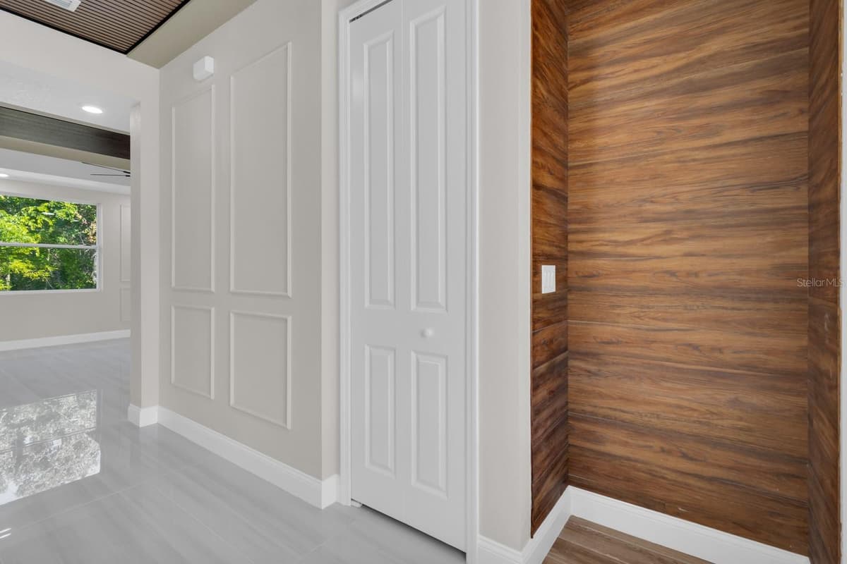 4880 BARNA AVENUE — photo 15 of 39