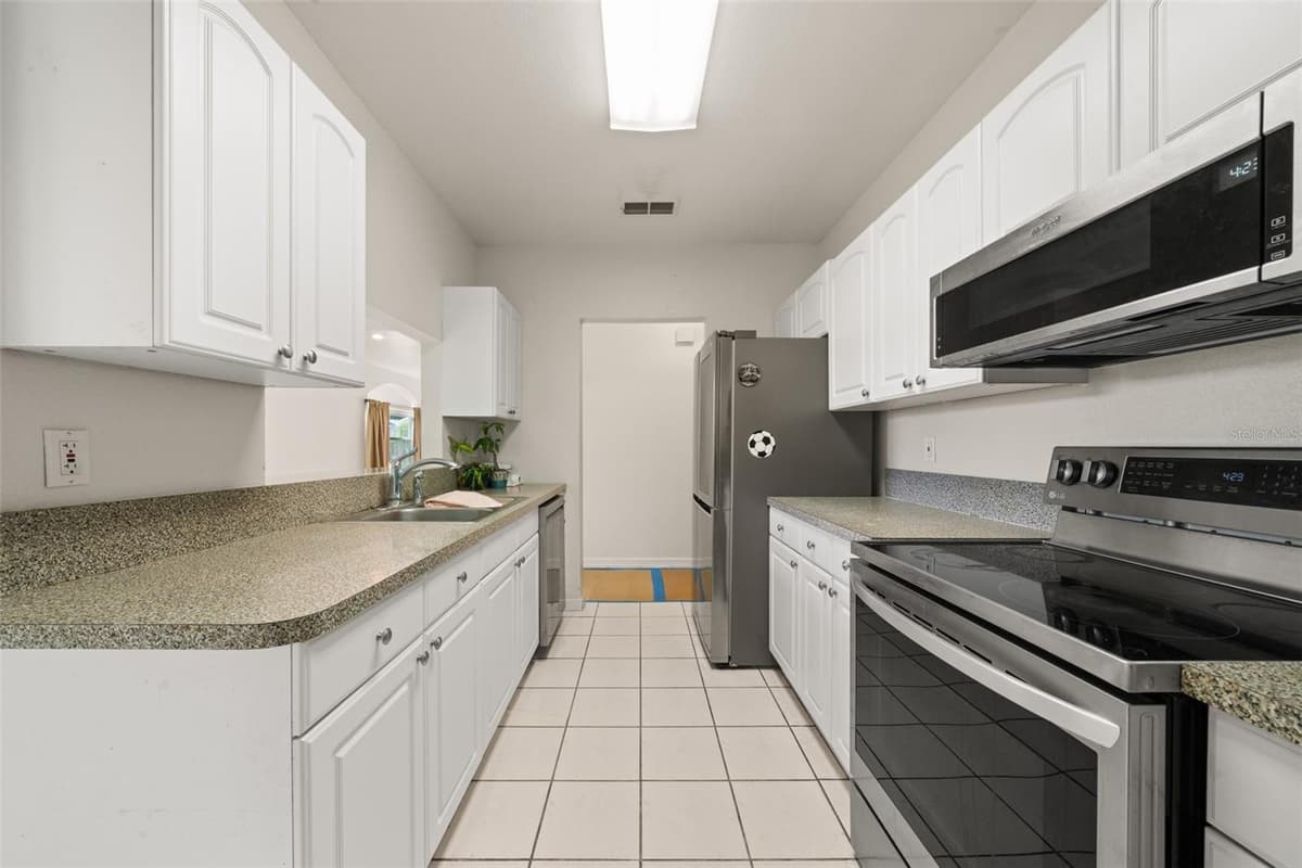 3077 SCORALICK ROAD — photo 9 of 48