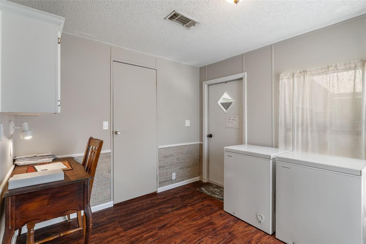 7927 CYPRIAN COURT — photo 16 of 37