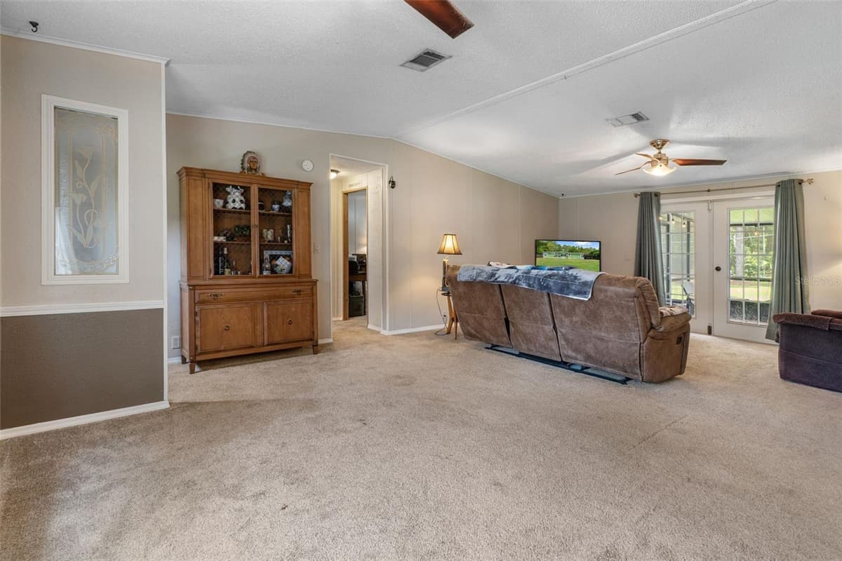 7927 CYPRIAN COURT — photo 6 of 37