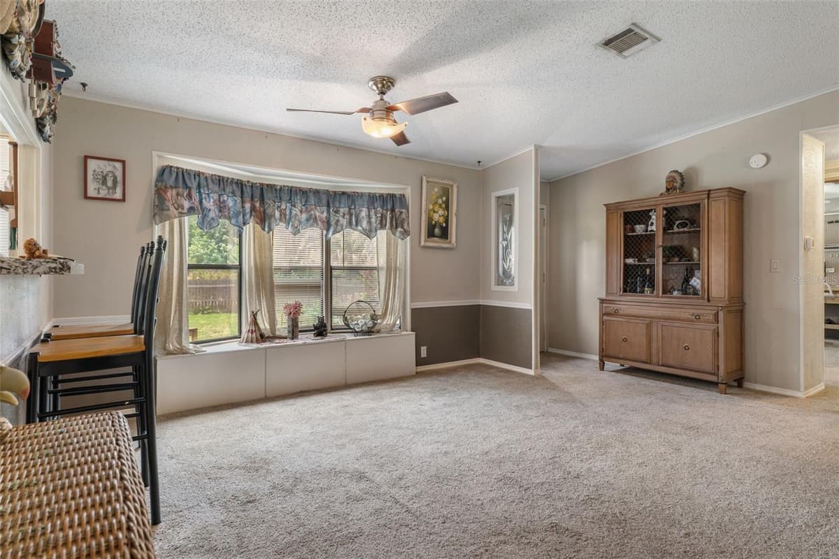 7927 CYPRIAN COURT — photo 7 of 37