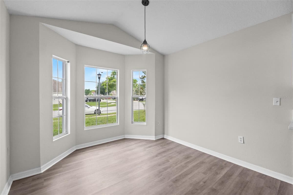 634 SPRING CAVERN AVENUE — photo 12 of 59