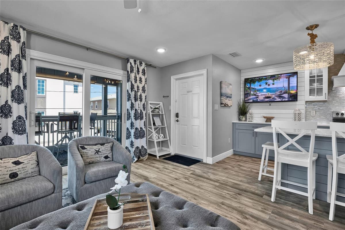 812 GULF BLVD — photo 6 of 44
