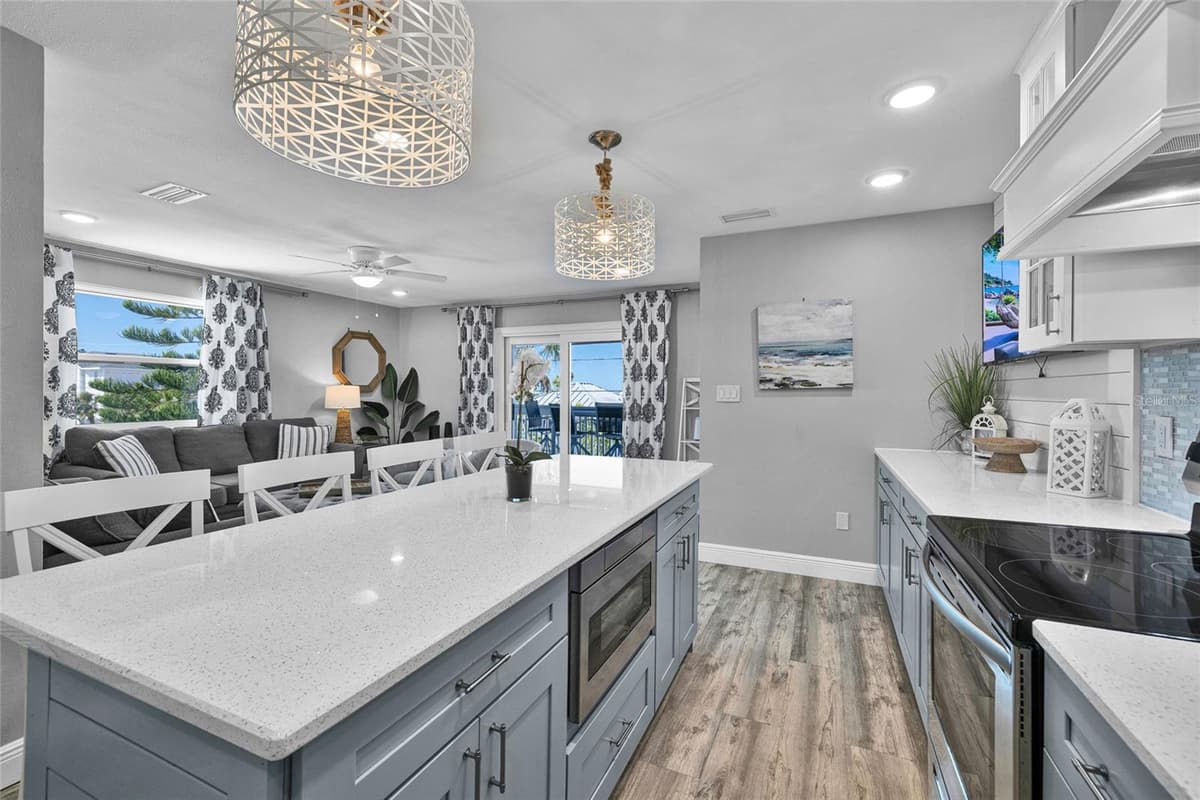 812 GULF BLVD — photo 11 of 44
