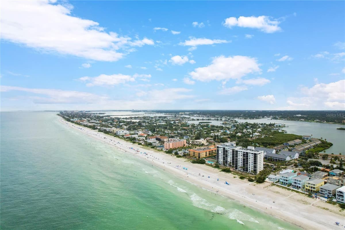 812 GULF BLVD — photo 40 of 44
