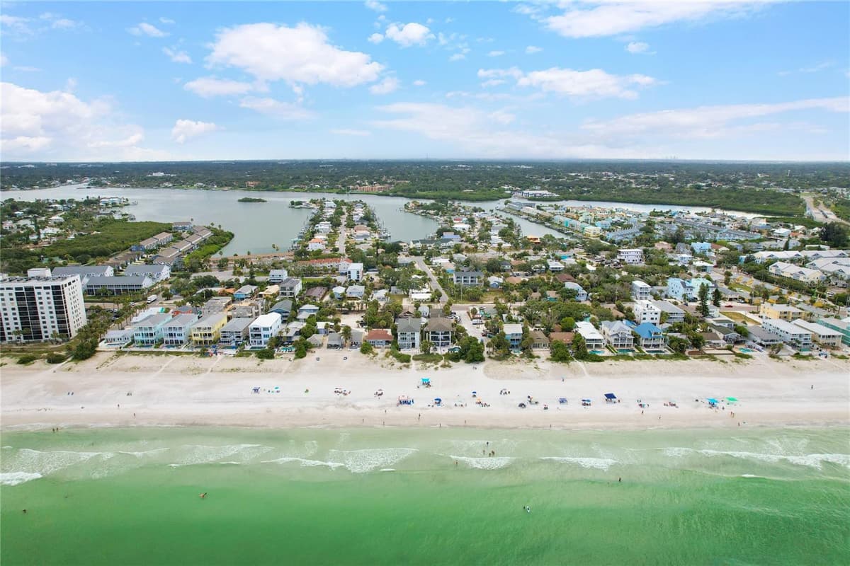 812 GULF BLVD — photo 39 of 44
