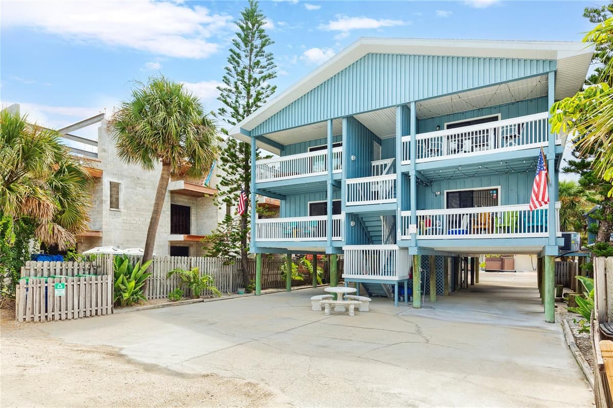 812 GULF BLVD — photo 1 of 44