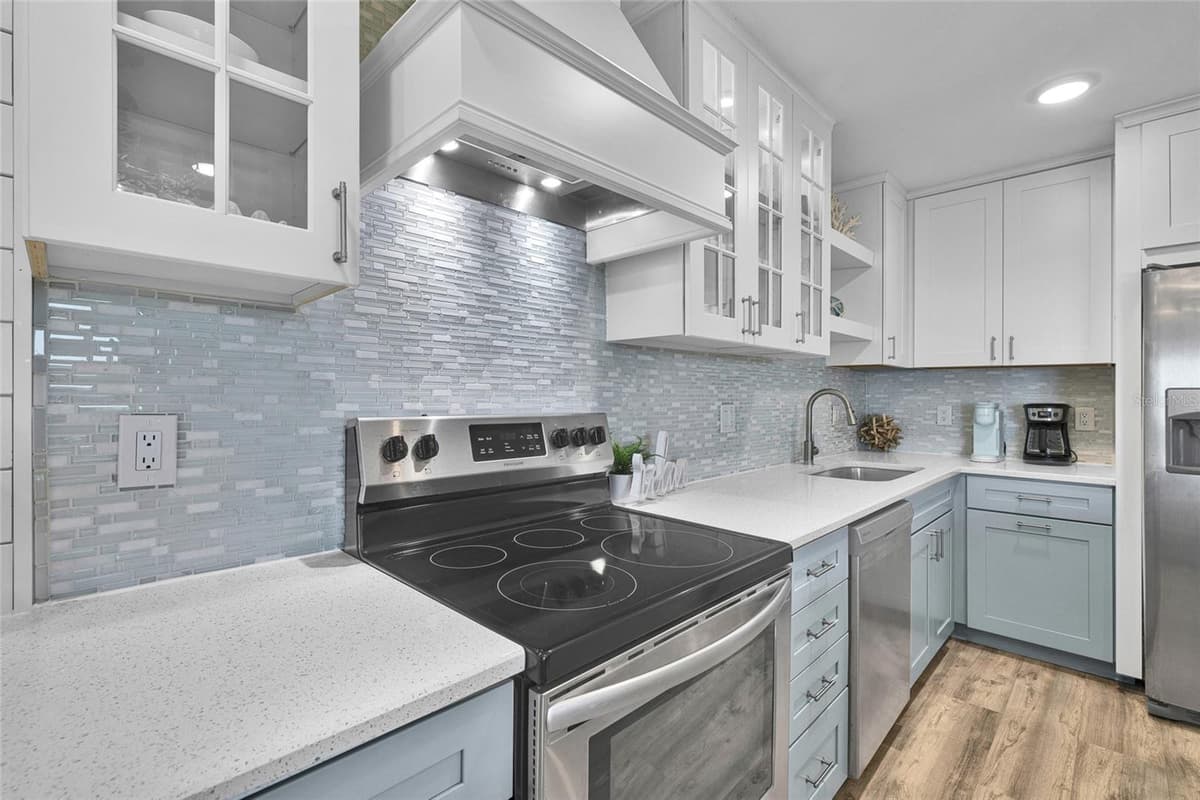 812 GULF BLVD — photo 15 of 44