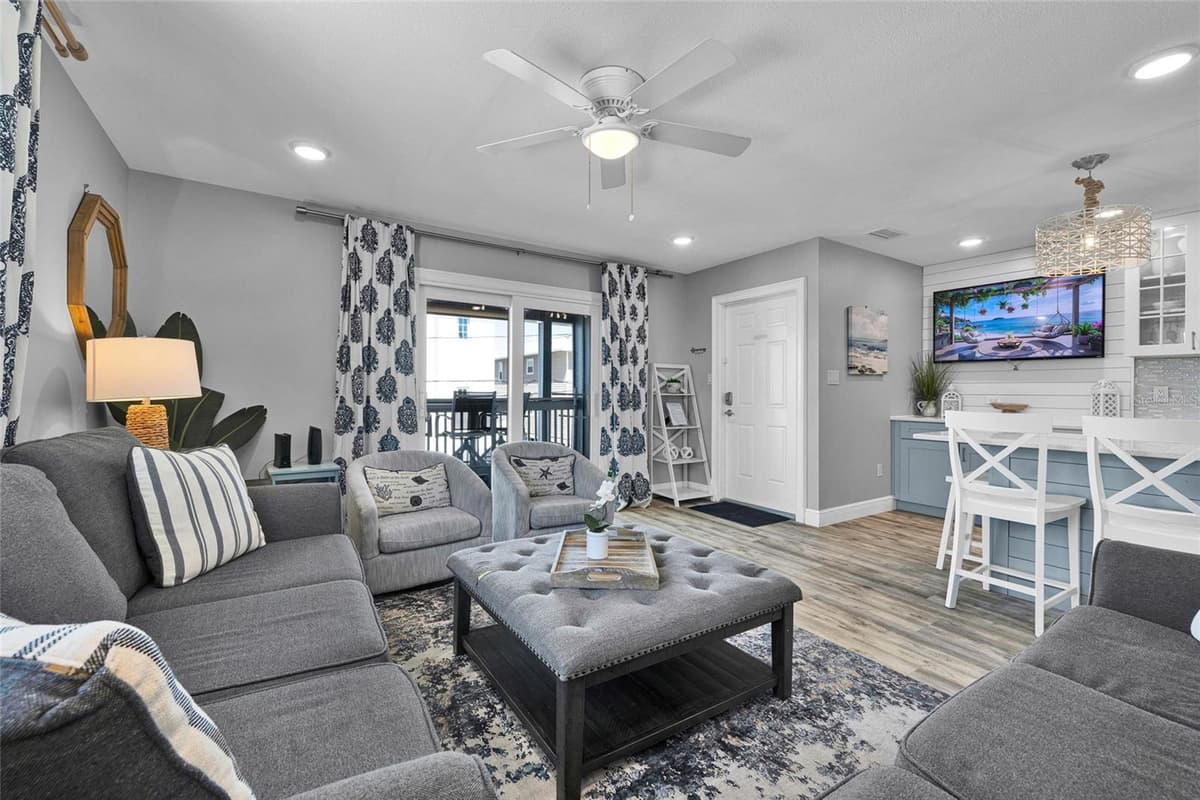 812 GULF BLVD — photo 8 of 44
