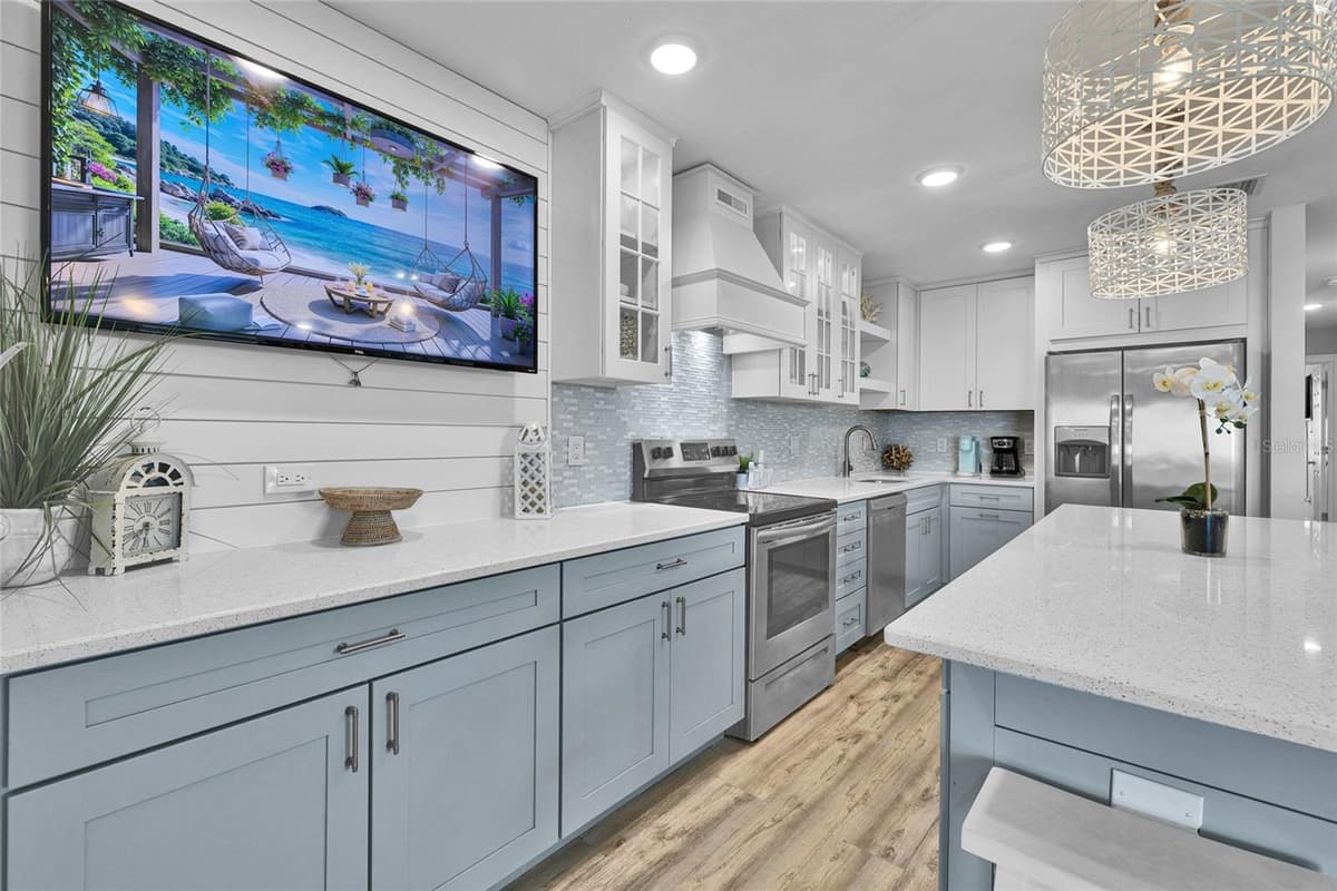 812 GULF BLVD — photo 14 of 44