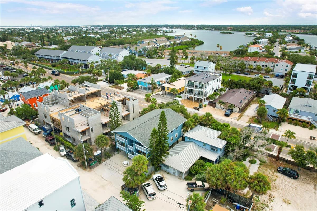 812 GULF BLVD — photo 41 of 44