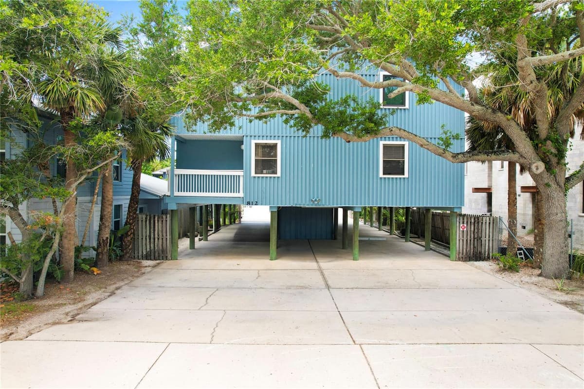 812 GULF BLVD — photo 4 of 44