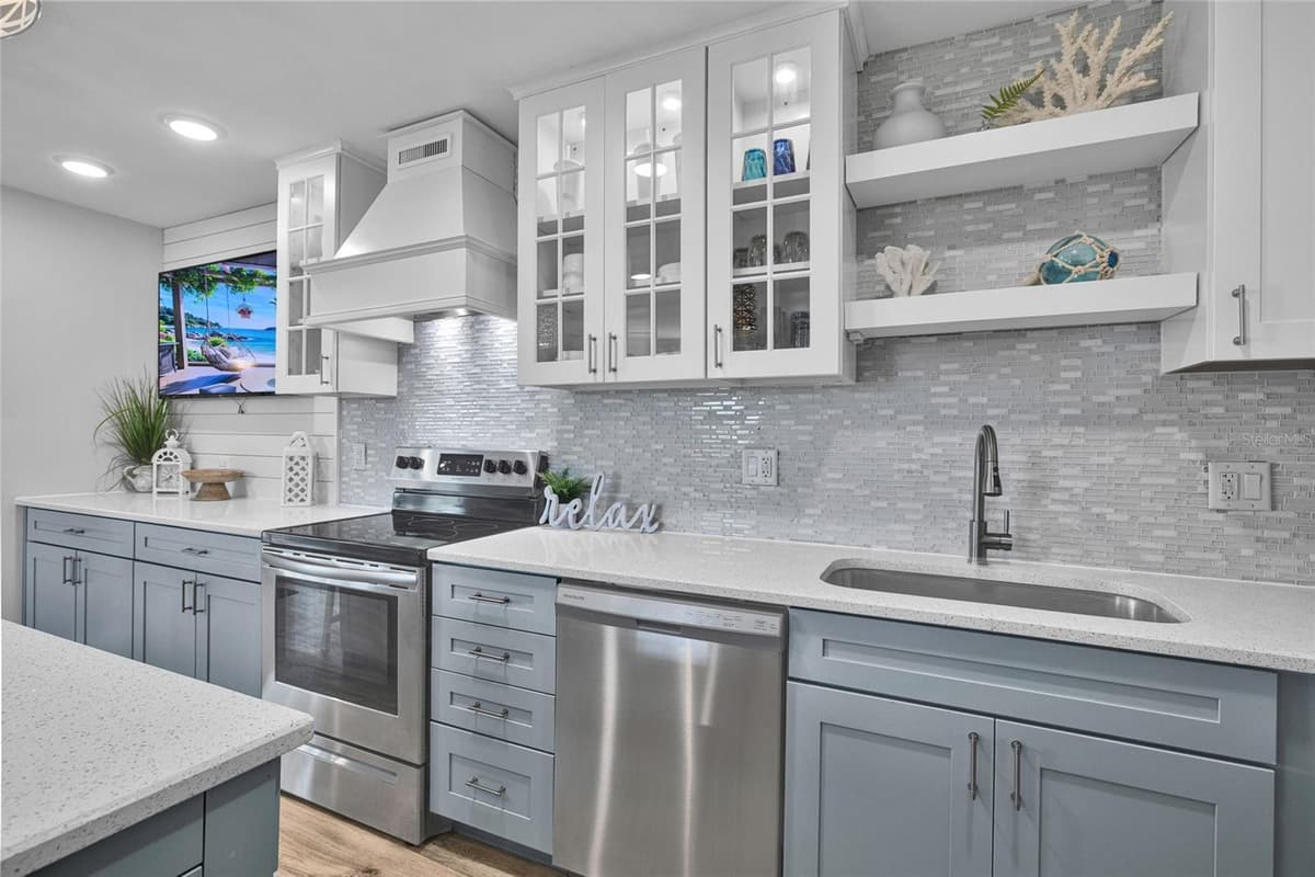 812 GULF BLVD — photo 13 of 44