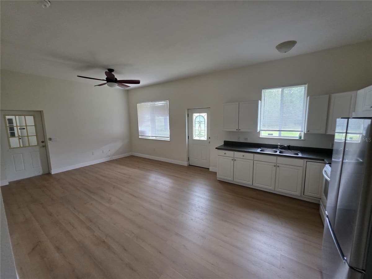 837 LILY STREET — photo 33 of 41