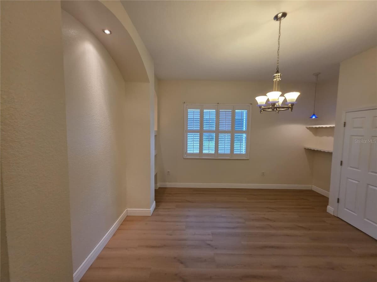 837 LILY STREET — photo 26 of 41