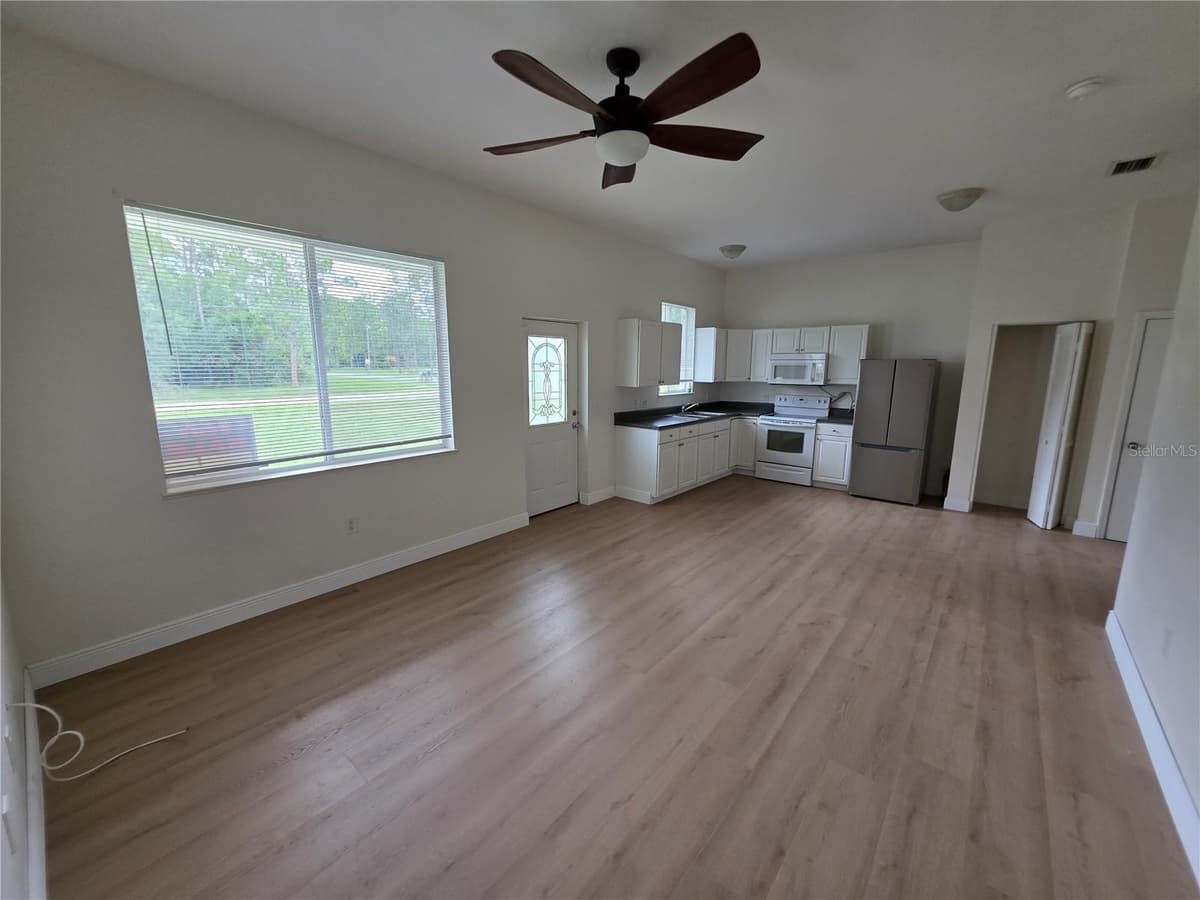 837 LILY STREET — photo 32 of 41