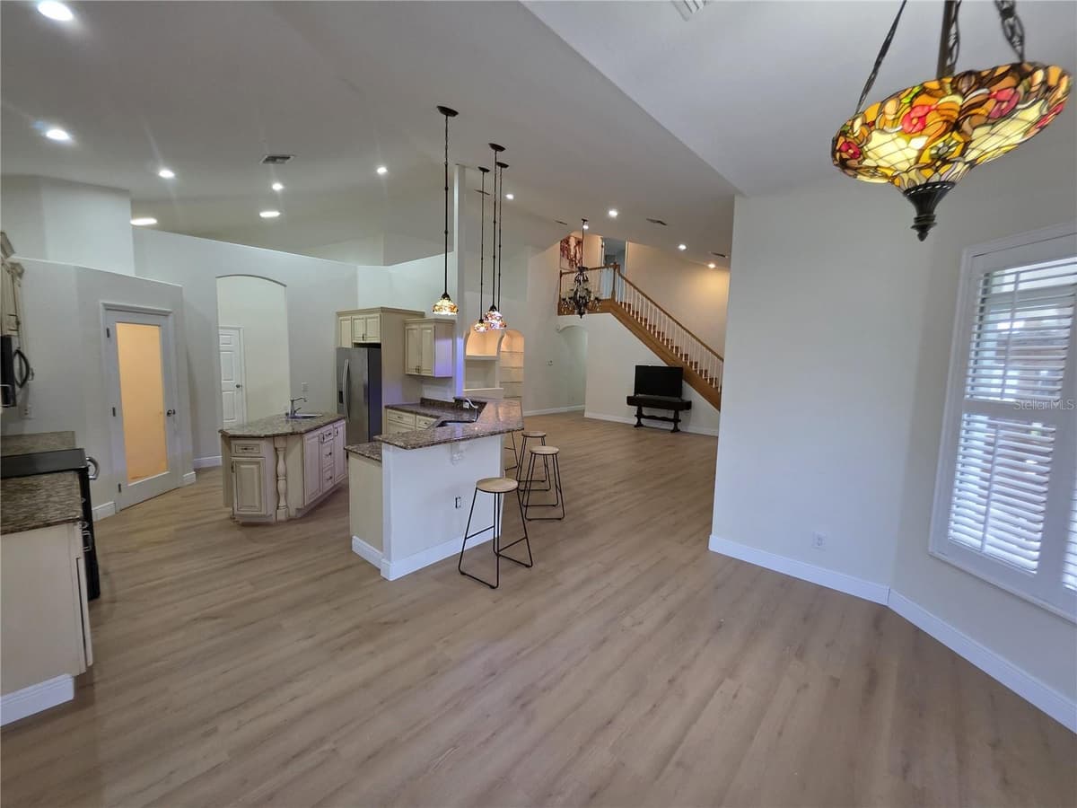 837 LILY STREET — photo 20 of 41