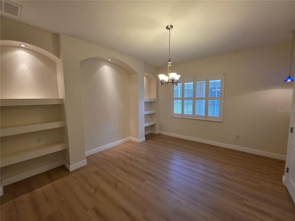 837 LILY STREET — photo 25 of 41