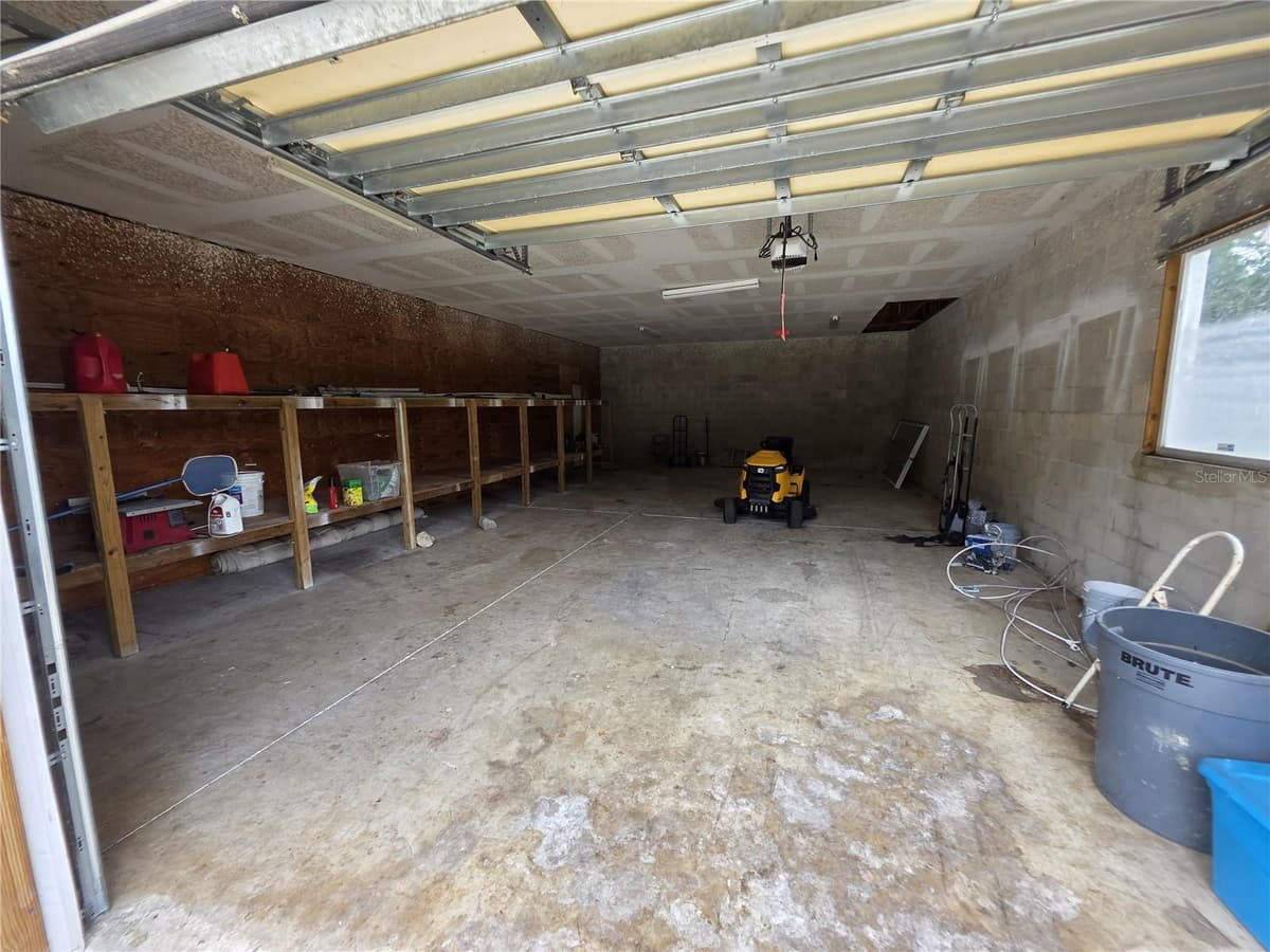 837 LILY STREET — photo 6 of 41