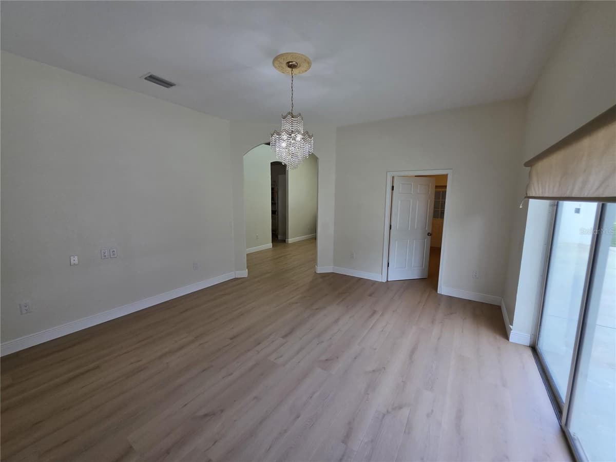 837 LILY STREET — photo 24 of 41