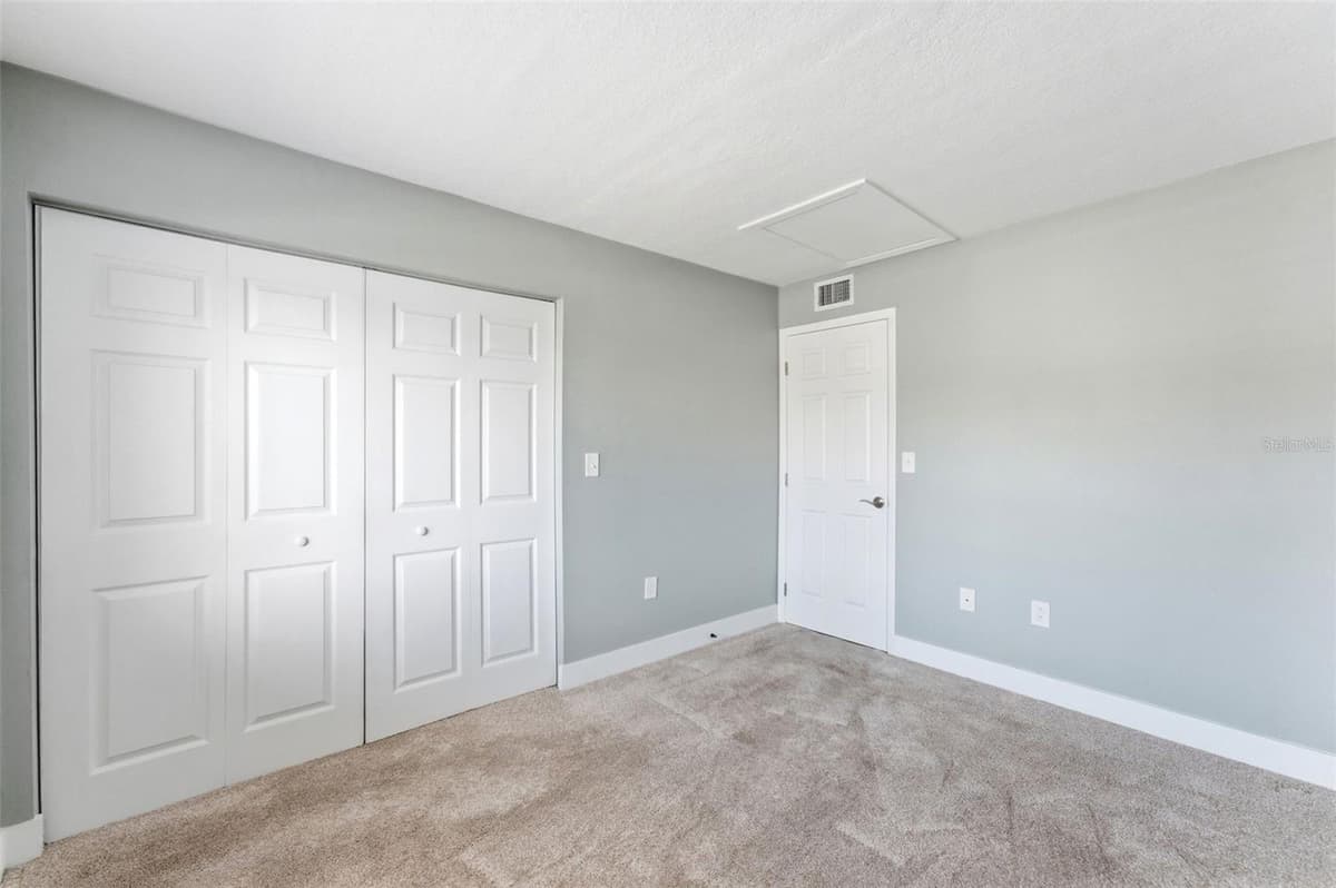 126 CYPRESS COURT — photo 16 of 23