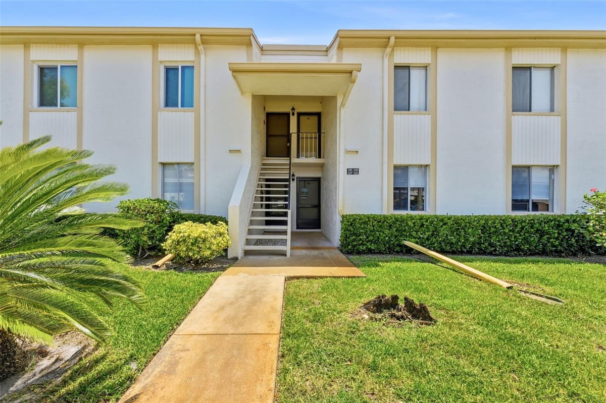 126 CYPRESS COURT — photo 1 of 23