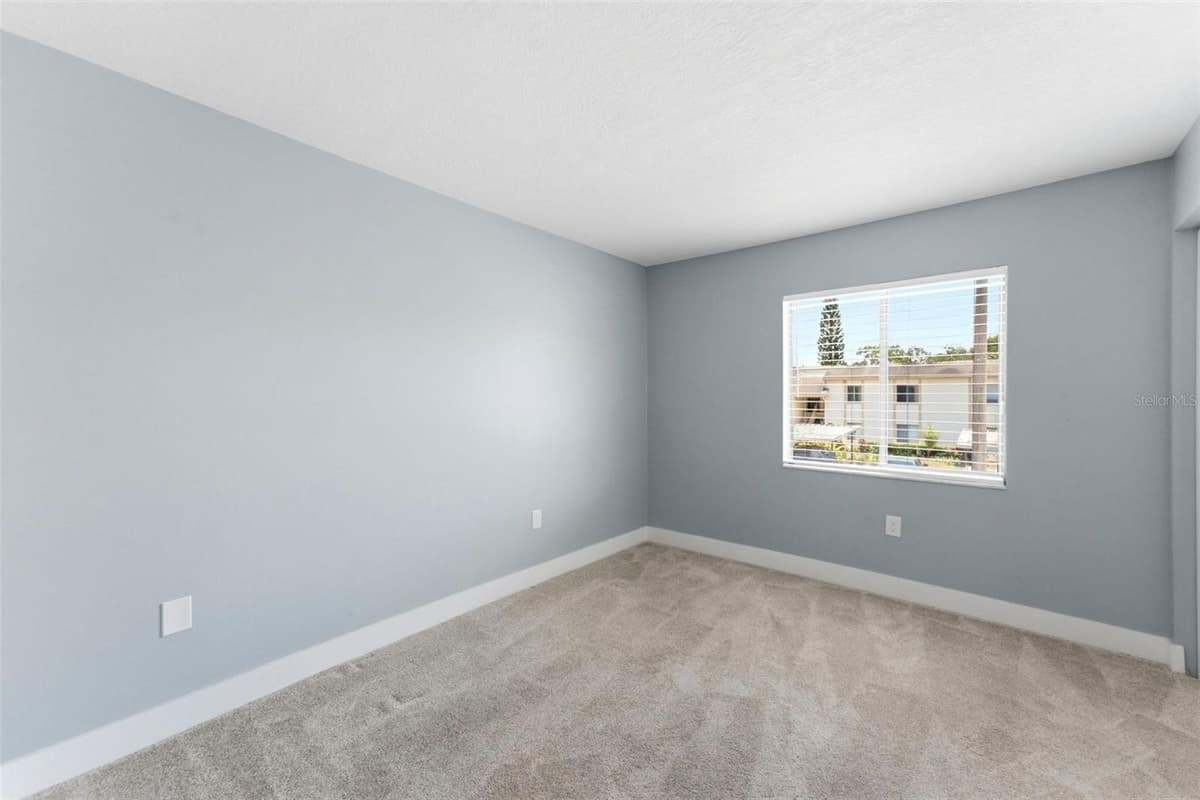 126 CYPRESS COURT — photo 15 of 23