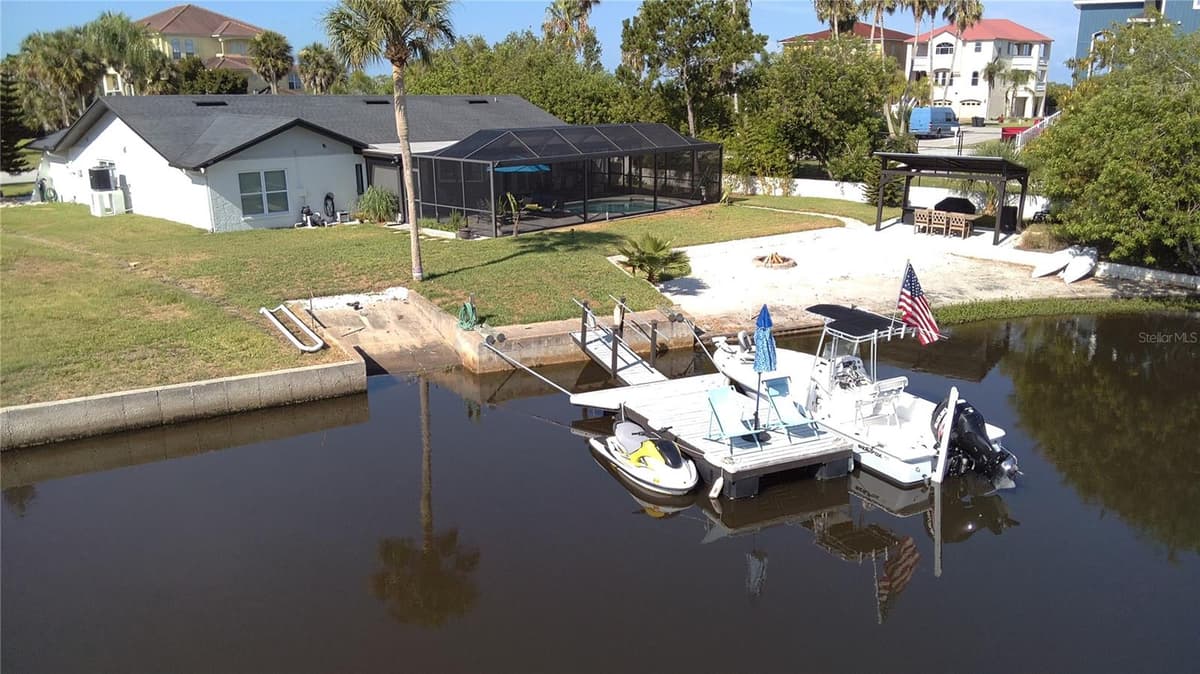 5717 SEABREEZE DRIVE — photo 4 of 41