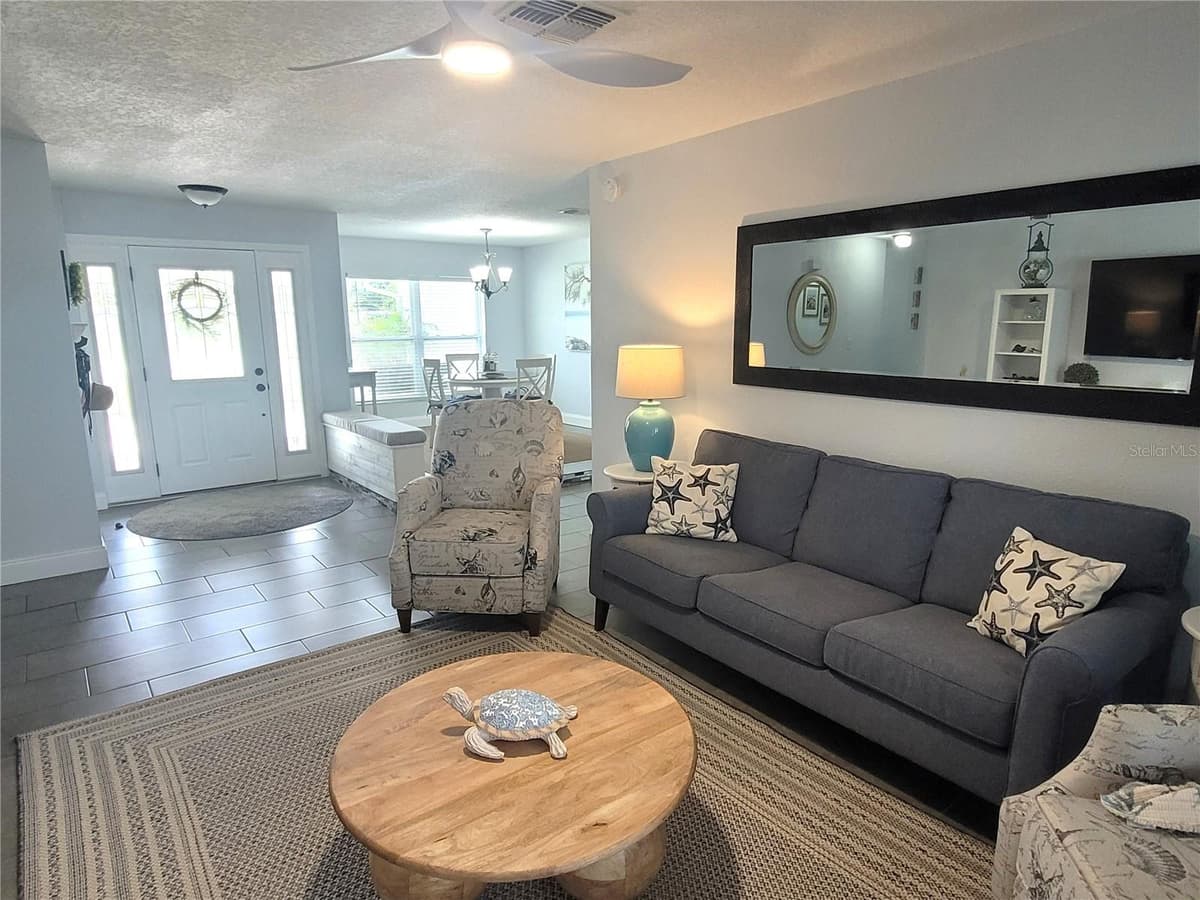 5717 SEABREEZE DRIVE — photo 18 of 41