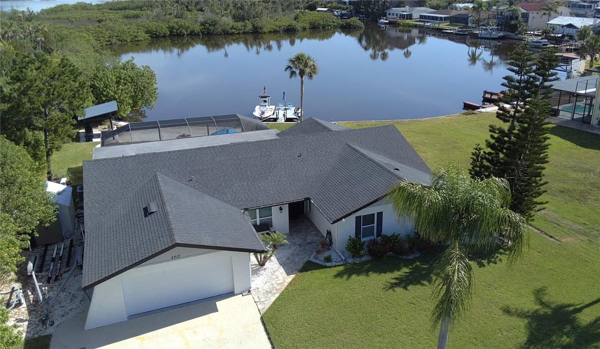 5717 SEABREEZE DRIVE — photo 3 of 41