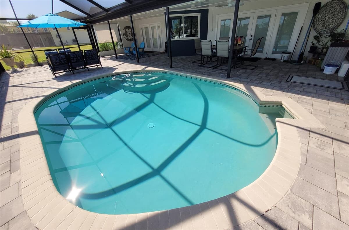 5717 SEABREEZE DRIVE — photo 6 of 41