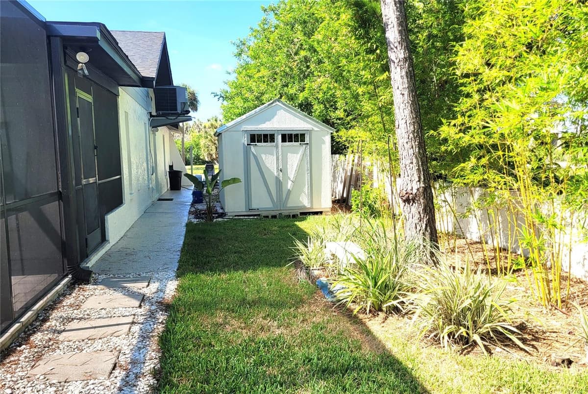5717 SEABREEZE DRIVE — photo 34 of 41
