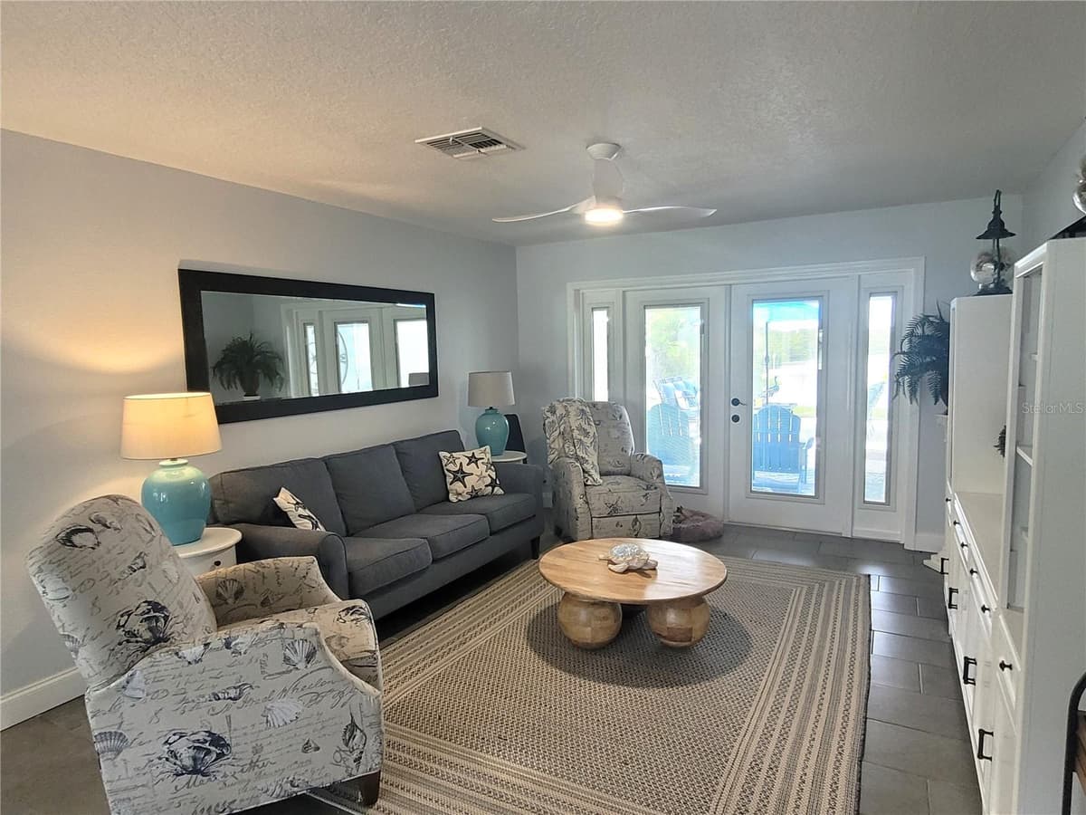 5717 SEABREEZE DRIVE — photo 19 of 41
