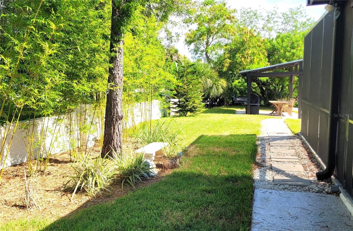 5717 SEABREEZE DRIVE — photo 35 of 41