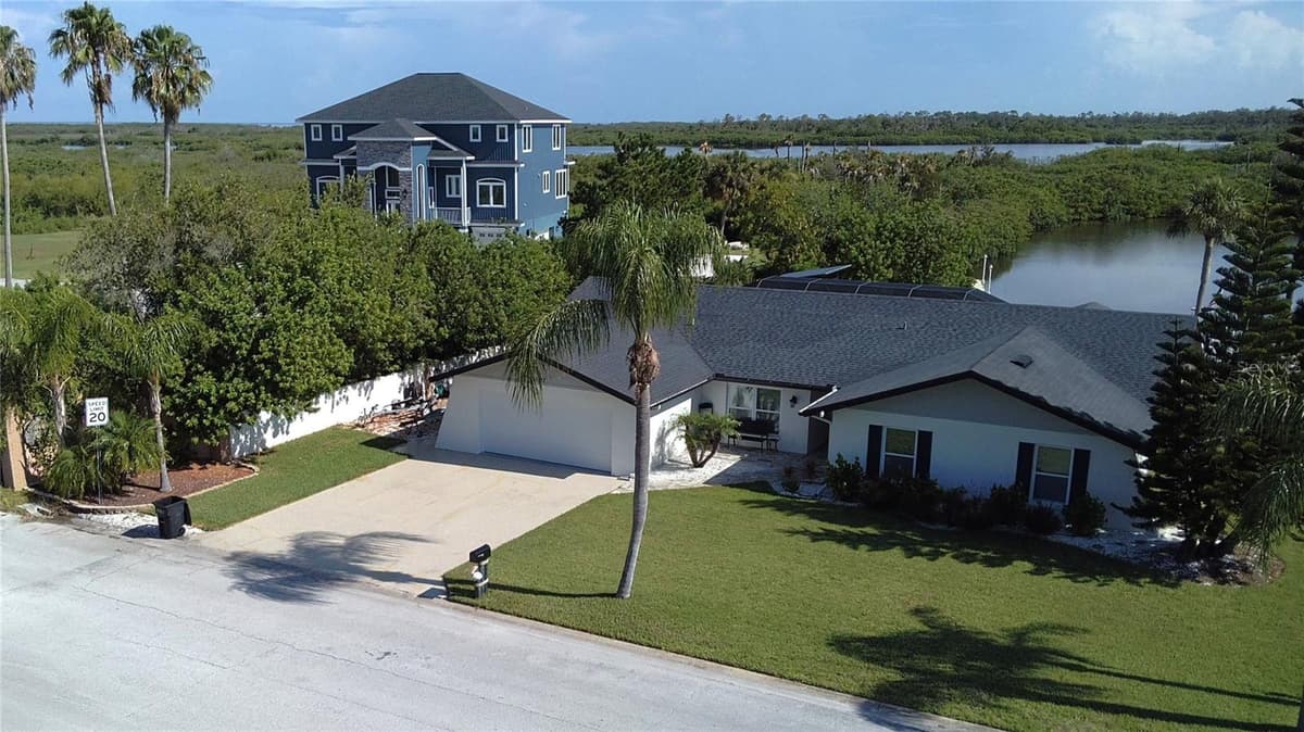 5717 SEABREEZE DRIVE — photo 32 of 41