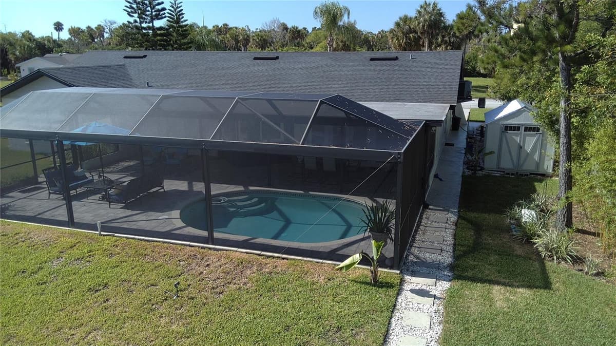 5717 SEABREEZE DRIVE — photo 7 of 41