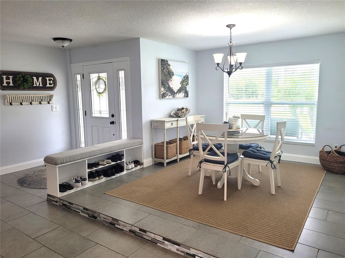 5717 SEABREEZE DRIVE — photo 14 of 41