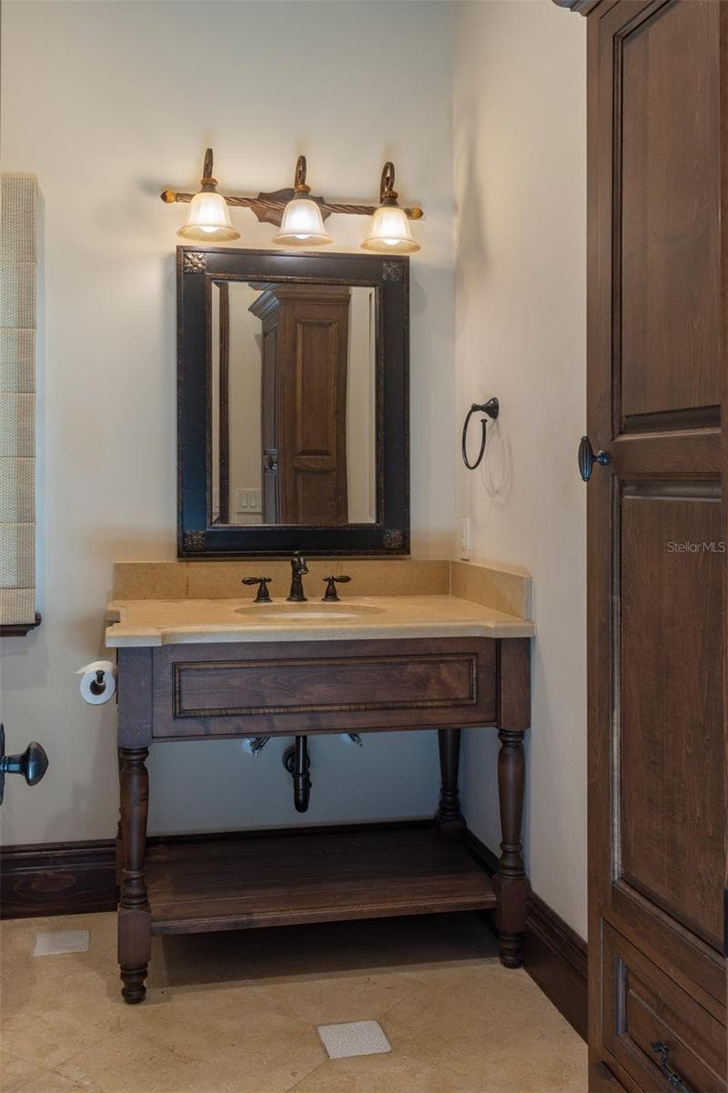 6119 GROSVENOR SHORE DRIVE — photo 74 of 97