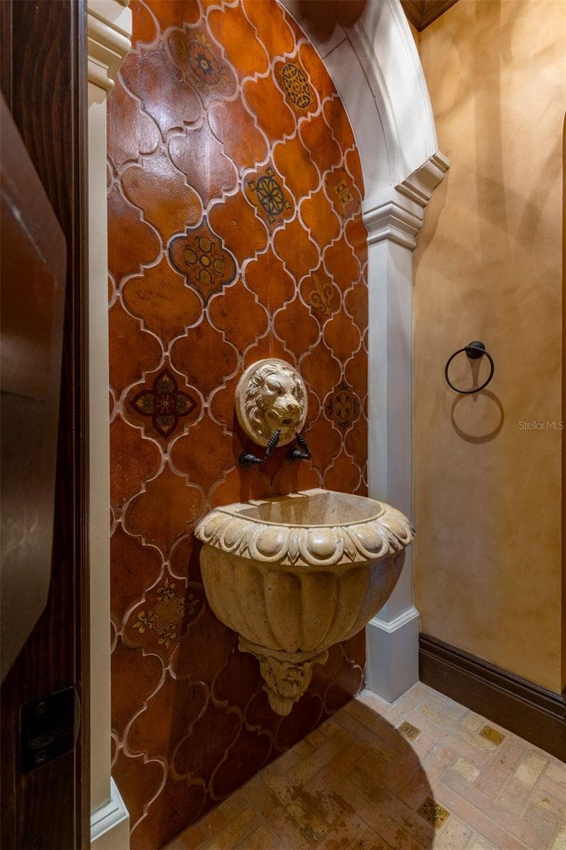 6119 GROSVENOR SHORE DRIVE — photo 69 of 97