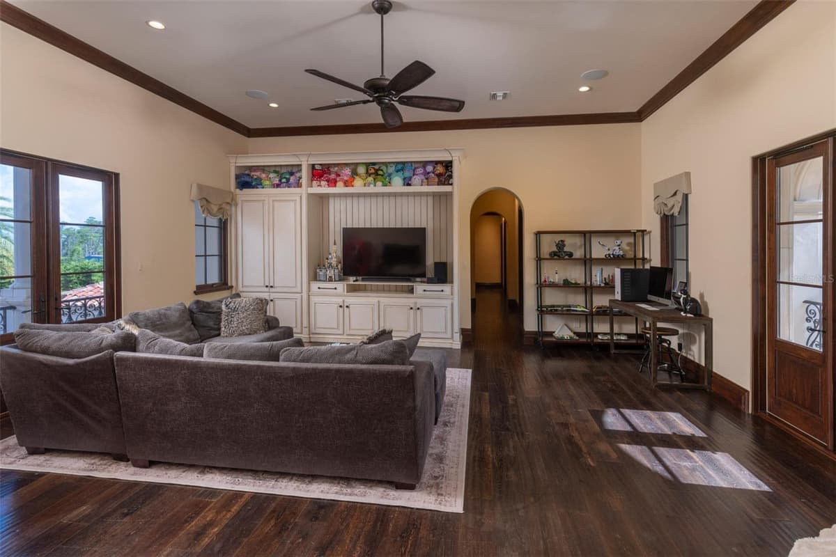 6119 GROSVENOR SHORE DRIVE — photo 48 of 97