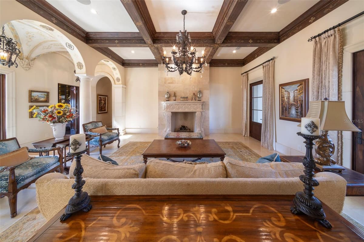 6119 GROSVENOR SHORE DRIVE — photo 18 of 97