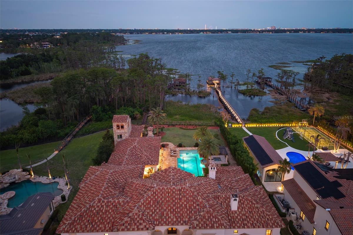 6119 GROSVENOR SHORE DRIVE — photo 94 of 97