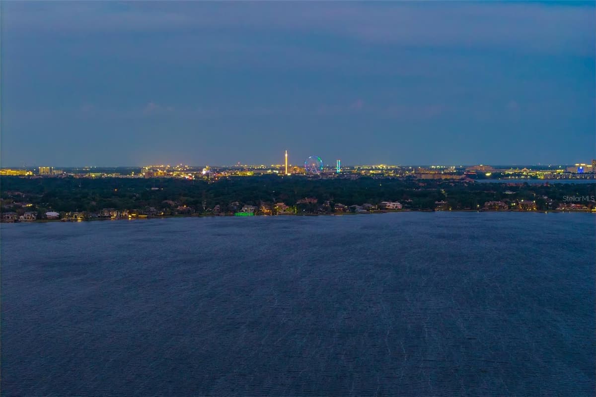 6119 GROSVENOR SHORE DRIVE — photo 4 of 97