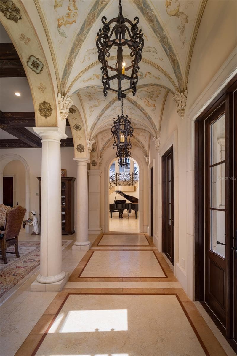 6119 GROSVENOR SHORE DRIVE — photo 15 of 97