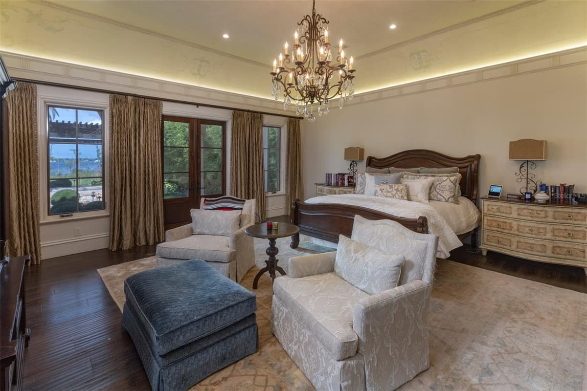 6119 GROSVENOR SHORE DRIVE — photo 52 of 97