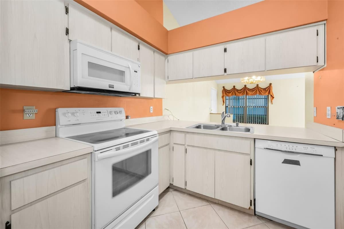 3500 MAGNOLIA RIDGE CIRCLE — photo 10 of 47