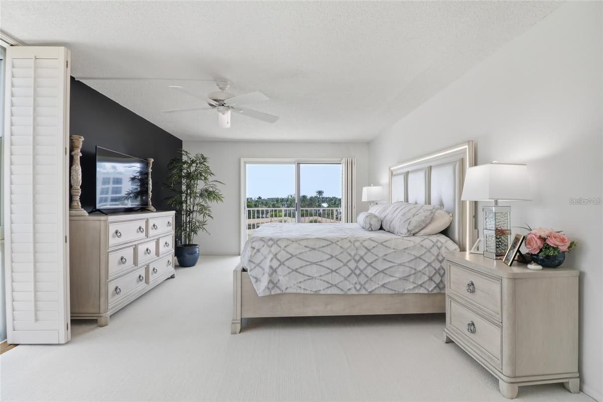 2301 GULF OF MEXICO DRIVE — photo 15 of 41