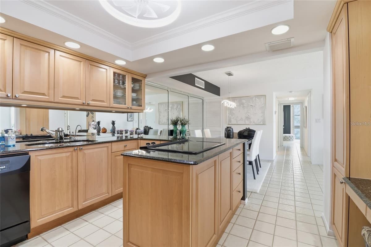 2301 GULF OF MEXICO DRIVE — photo 10 of 41
