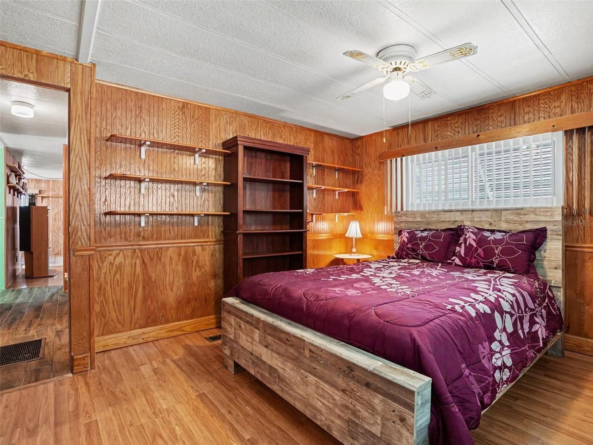 116 PINE TERRACE — photo 15 of 30