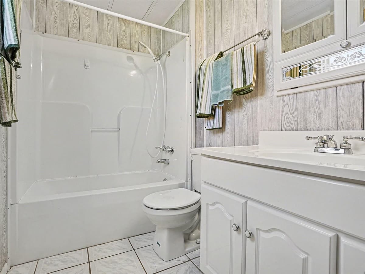 116 PINE TERRACE — photo 18 of 30